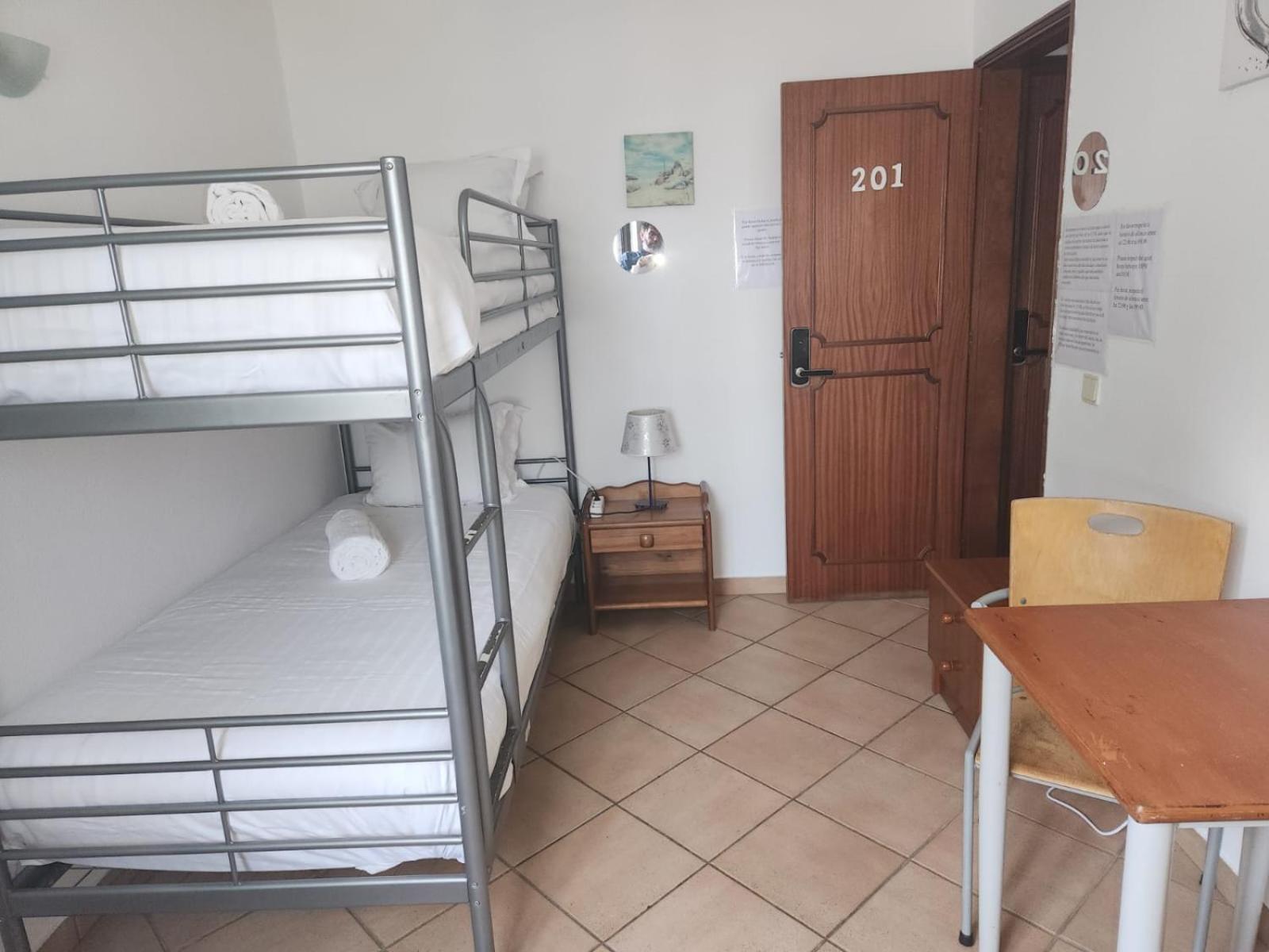 Sunny House Hostal *